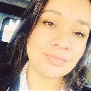 Meet your Posher, Corina